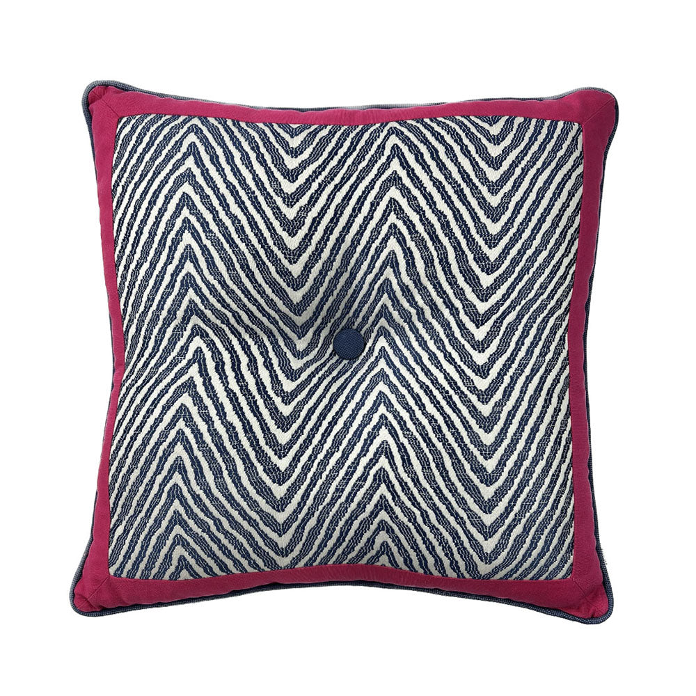 BUTTONED PILLOW WİTH BORDER DETAİL