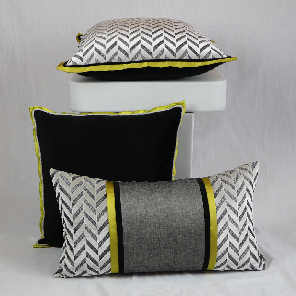 ZIGZAG PATTERNED PILLOW